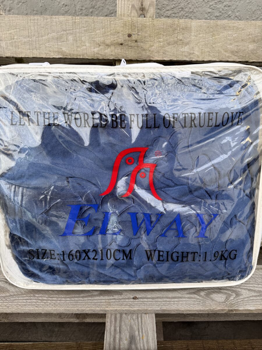 Granatowy koc gładki tłoczony ELWAY 160/210