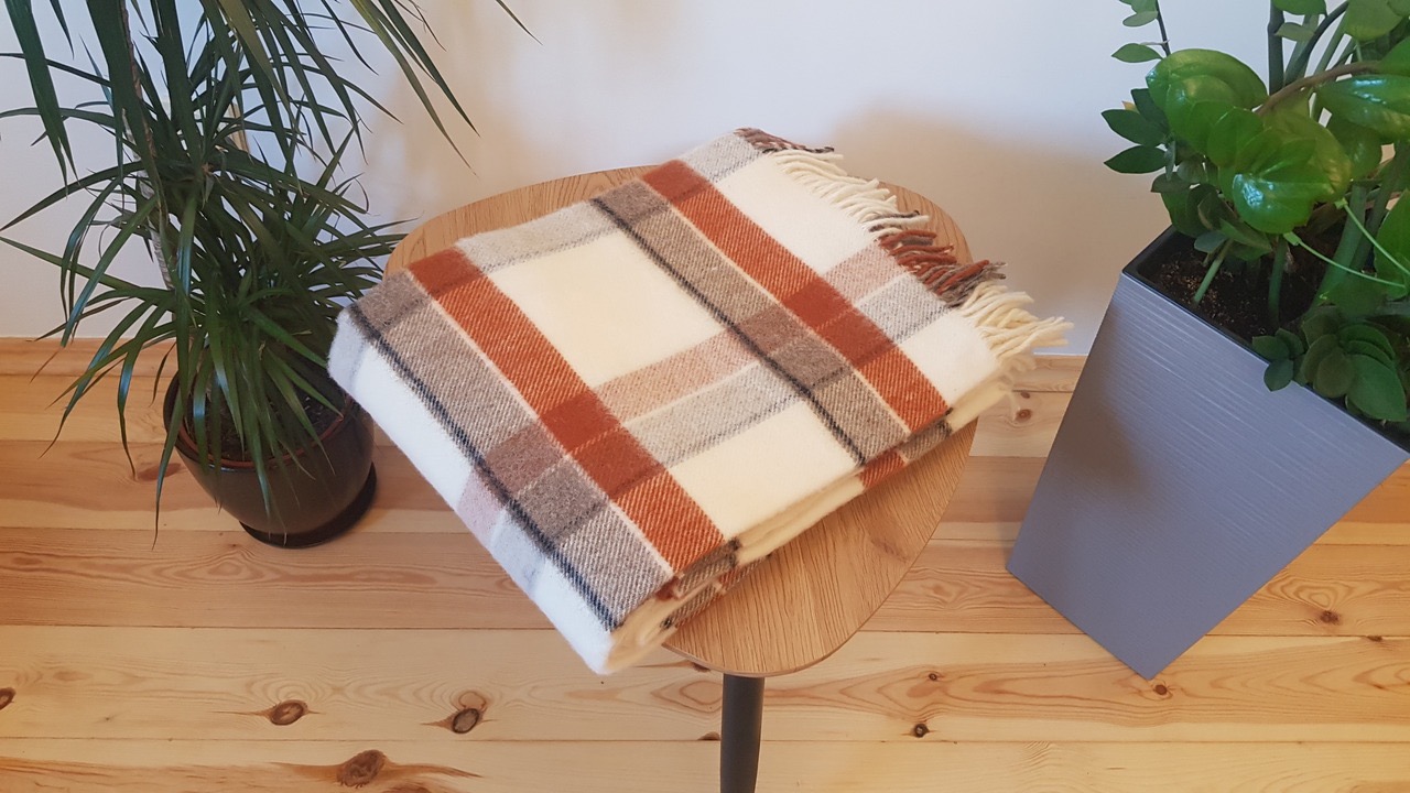 Koc z naturalnej wełny nowozelandzkiej 100%