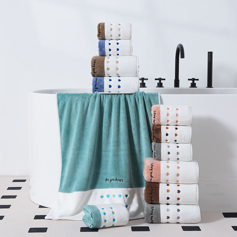 Puszysty ręcznik z mikrofibry 50×100 cm