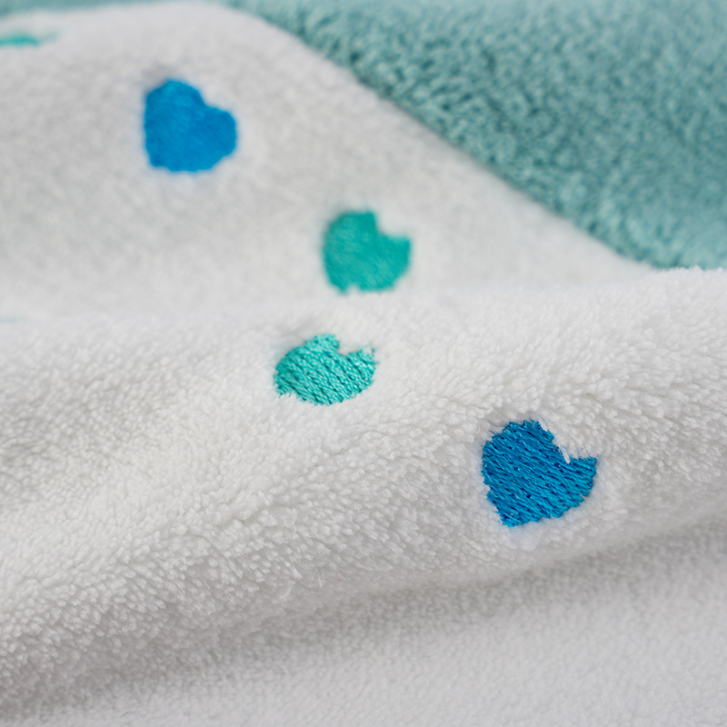 Puszysty ręcznik z mikrofibry 50x100 cm