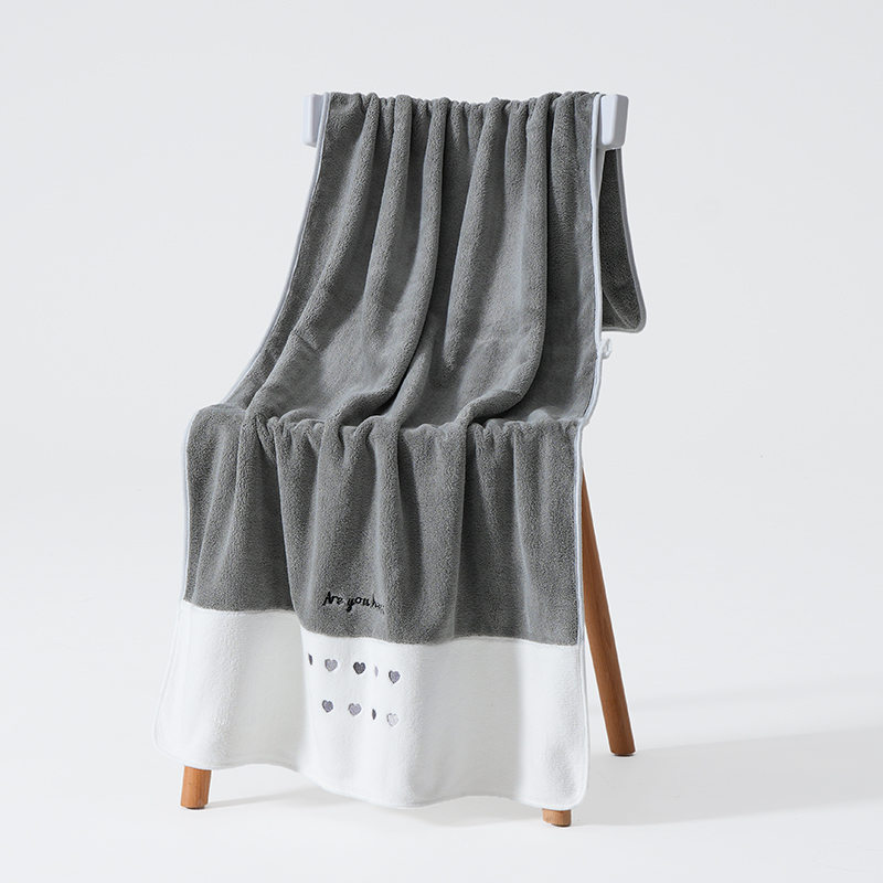 Puszysty ręcznik z mikrofibry 50×100 cm