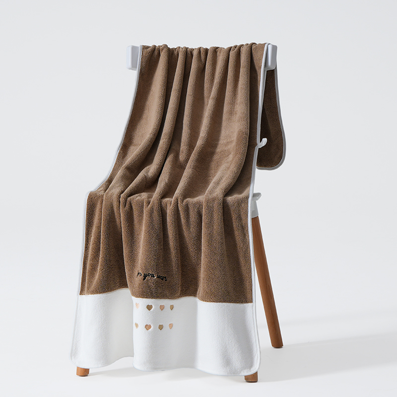 Puszysty ręcznik z mikrofibry 50×100 cm